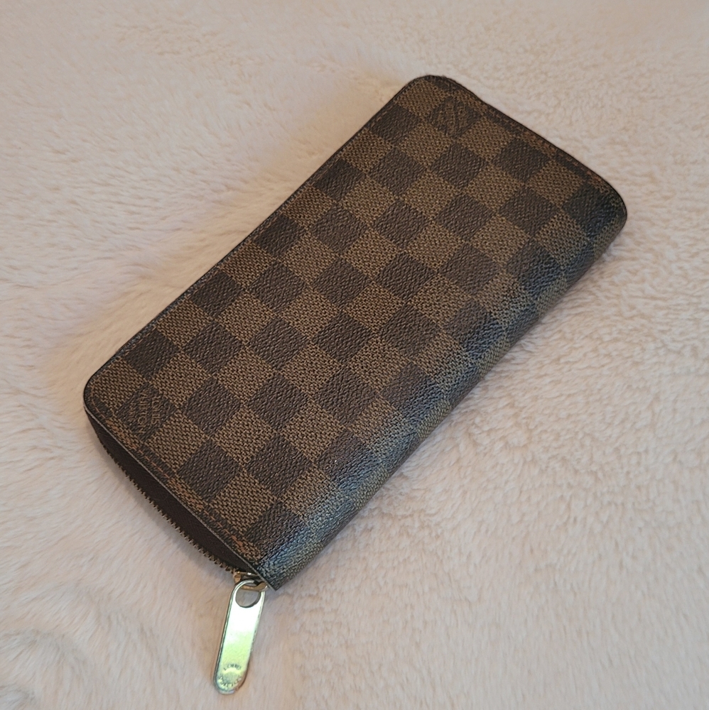 Authentic Vintage Louis Vuitton Damier Long Zipper Wallet